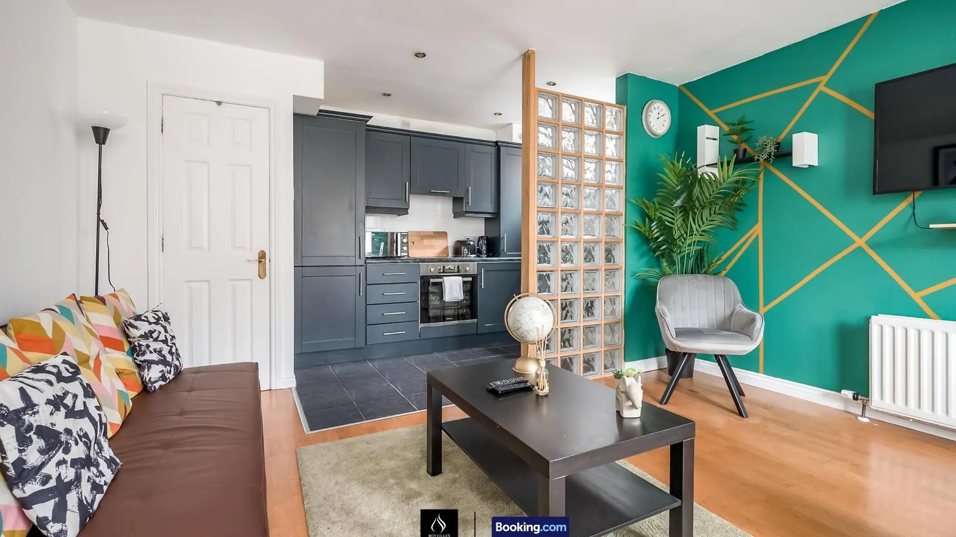 2 Bed House By Boyeilles Apartments Short Lets & Serviced Accommodation Belfast With Balcony & Free Parking 0*,  United Kingdom