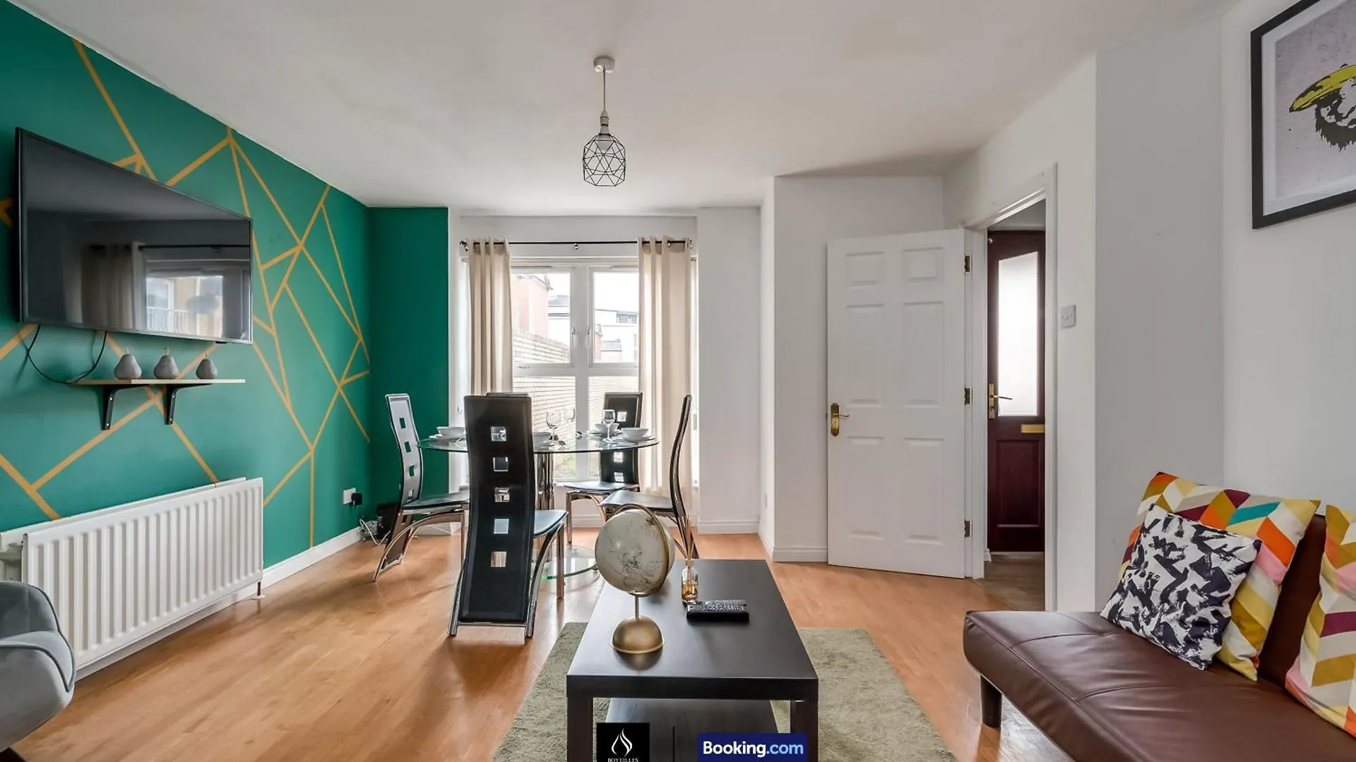 2 Bed House By Boyeilles Apartments Short Lets & Serviced Accommodation Belfast With Balcony & Free Parking 0*,